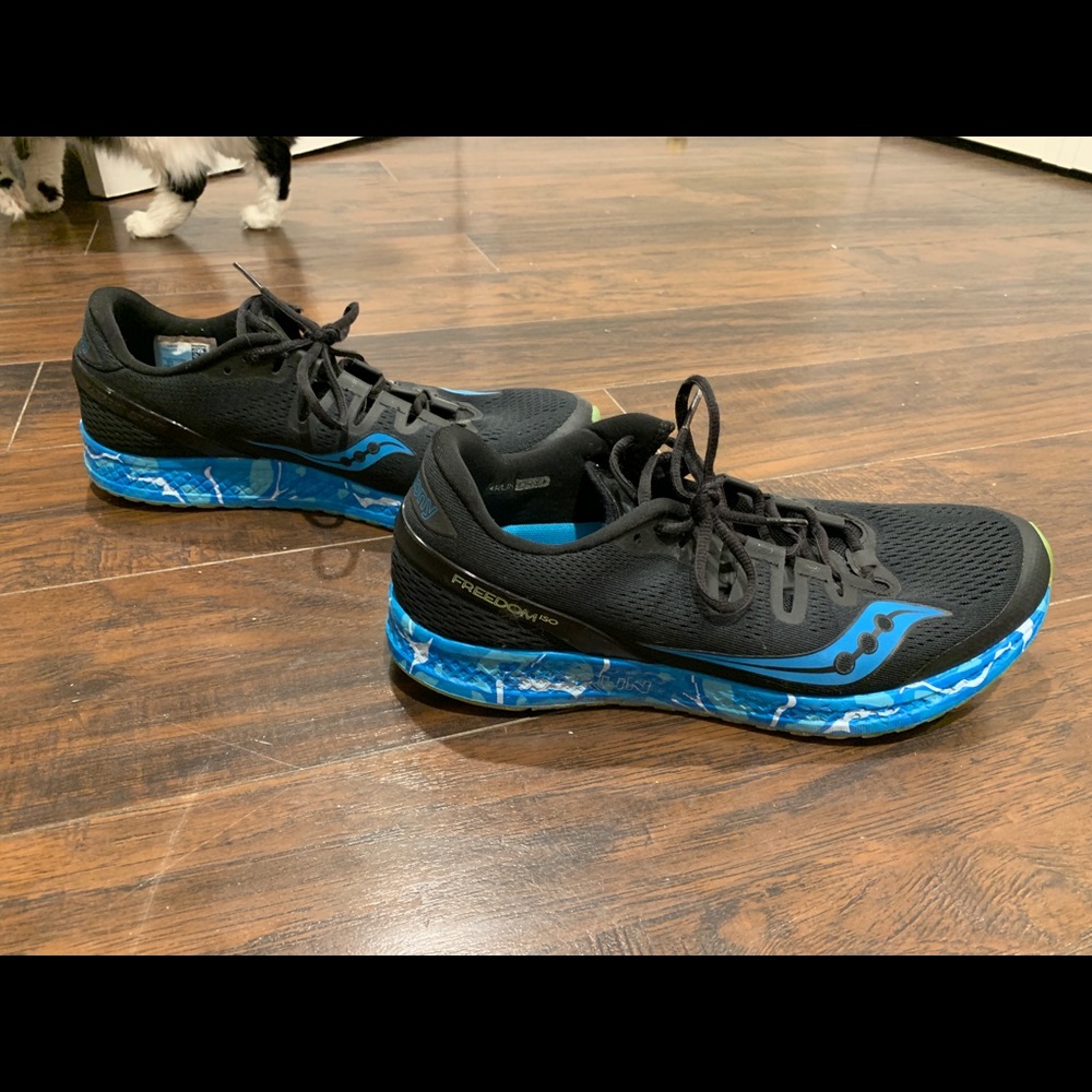 Men’s Saucony FREEDOM ISO Running Sneakers